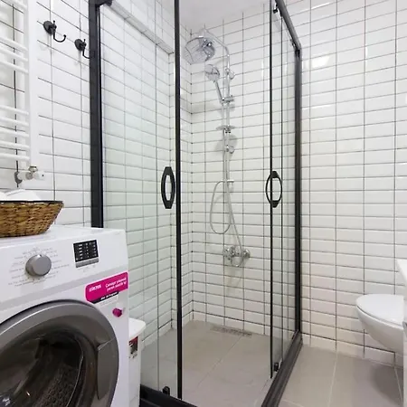 Apartment Fully Renovated 2br Flat In Prime Location At Moda